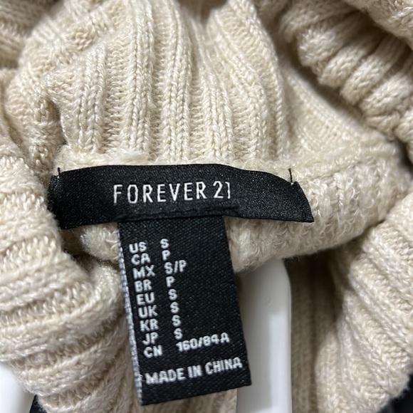 White turtleneck sweater - Picture 2 of 2